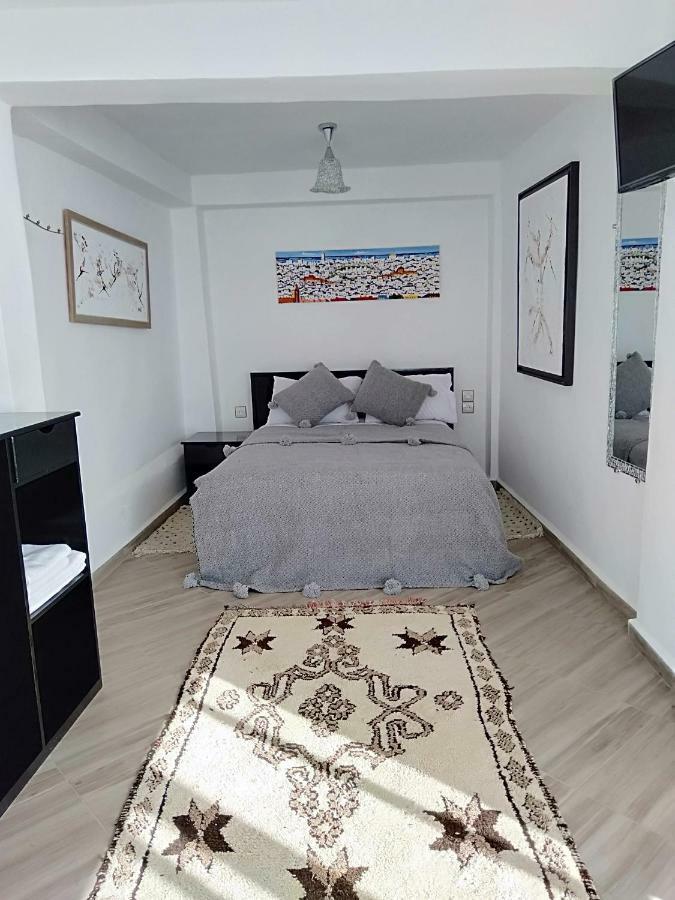 Appartements La Grotte 에사우이라 외부 사진
