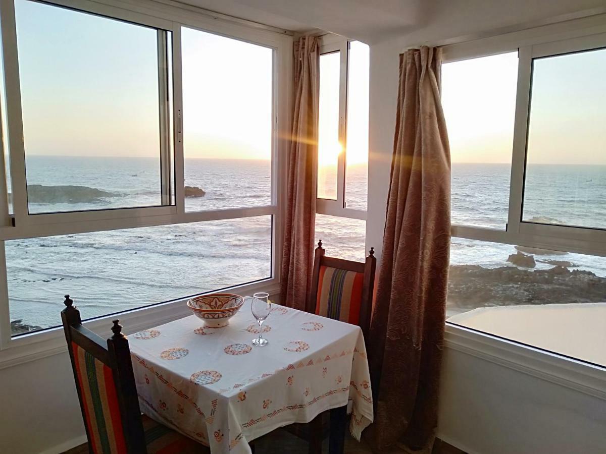 Appartements La Grotte 에사우이라 외부 사진